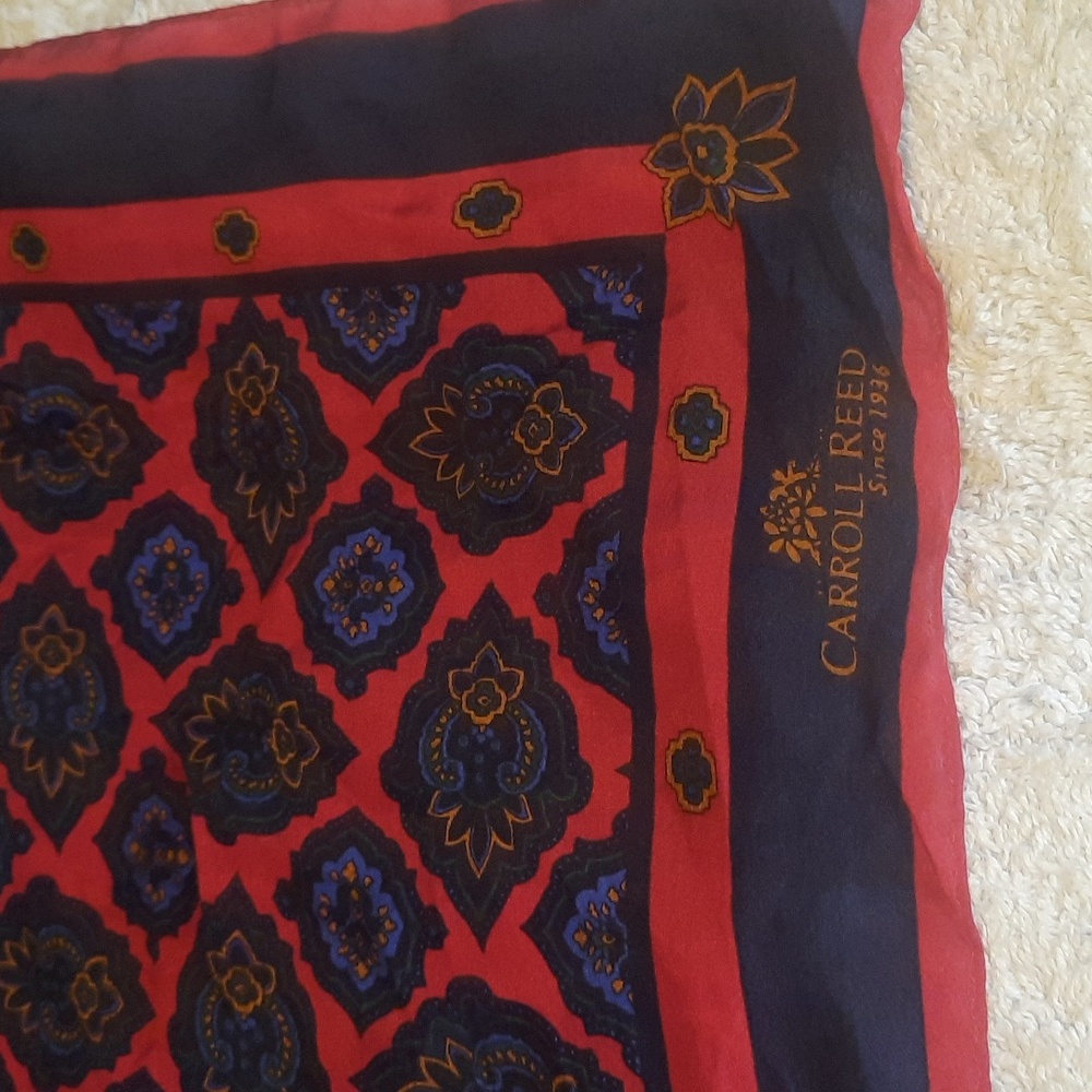 Womens Carroll Reed scarf. - Picture 3 of 3